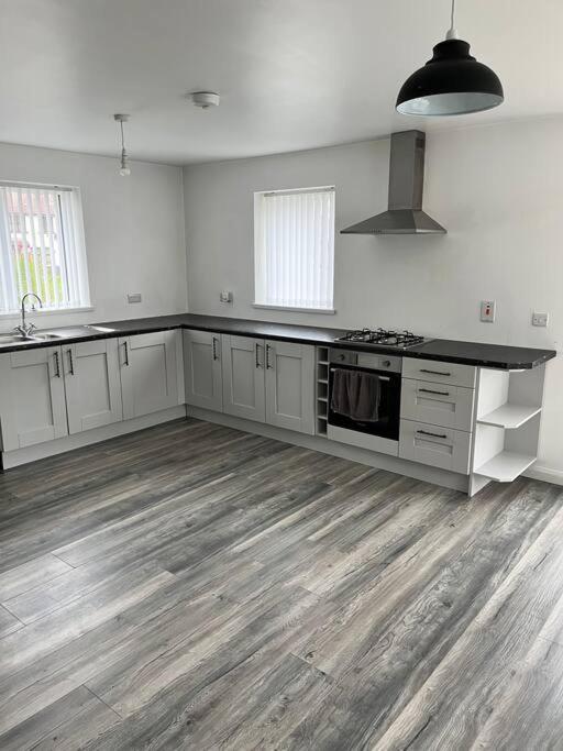Conveniently Located, Close To City And Quiet Area Londonderry Kültér fotó